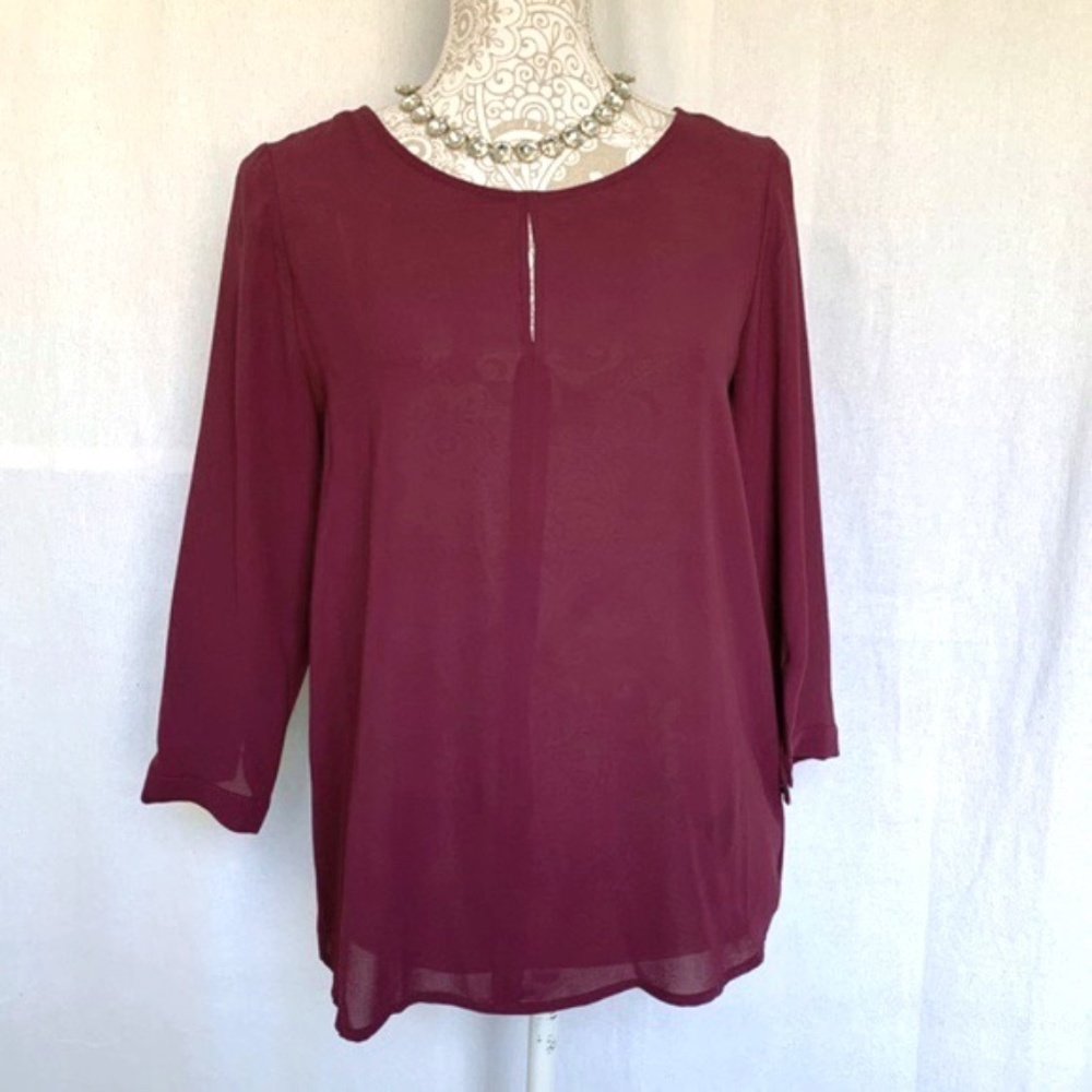 Forever 21 // Maroon Keyhole Neckline Blouse M
